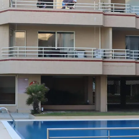 Daire Pool And Sea View 50 M Sea